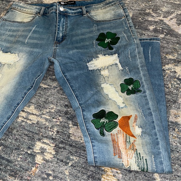 Filthy Wealth Clover Blue Distressed Denim Jeans Size 36 - Picture 10 of 11